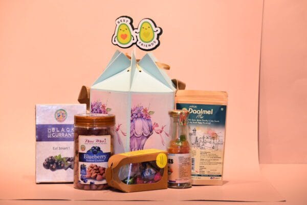 Hot Air Balloon-Themed Paper Hamper