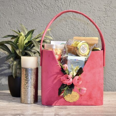 Magenta Majesty V-Shaped Hamper