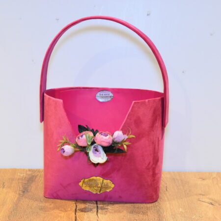 V shaped Hampers